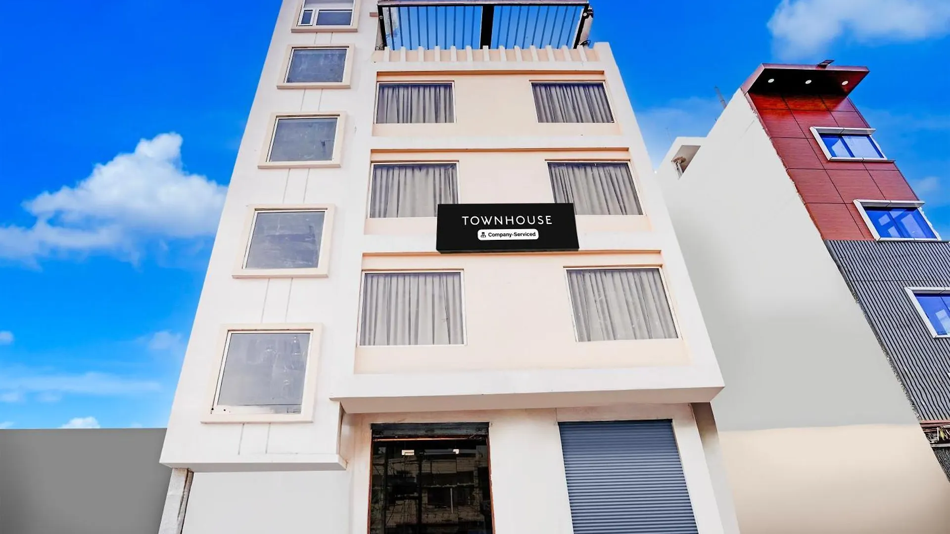 Super Townhouse Lahartara Railway Bridge Near Bus Stop فاراناسي