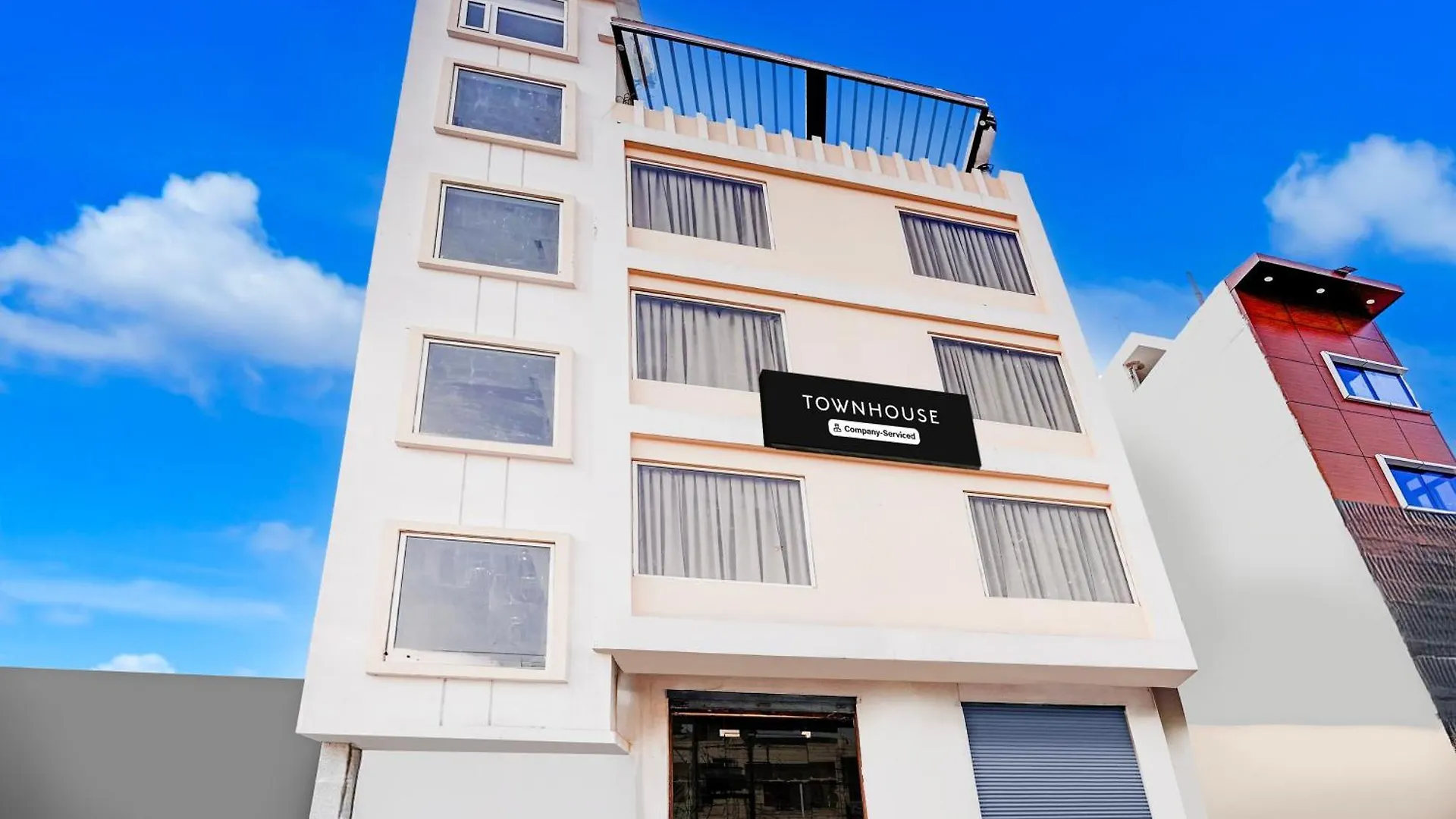 Super Townhouse Lahartara Railway Bridge Near Bus Stop فاراناسي الهند