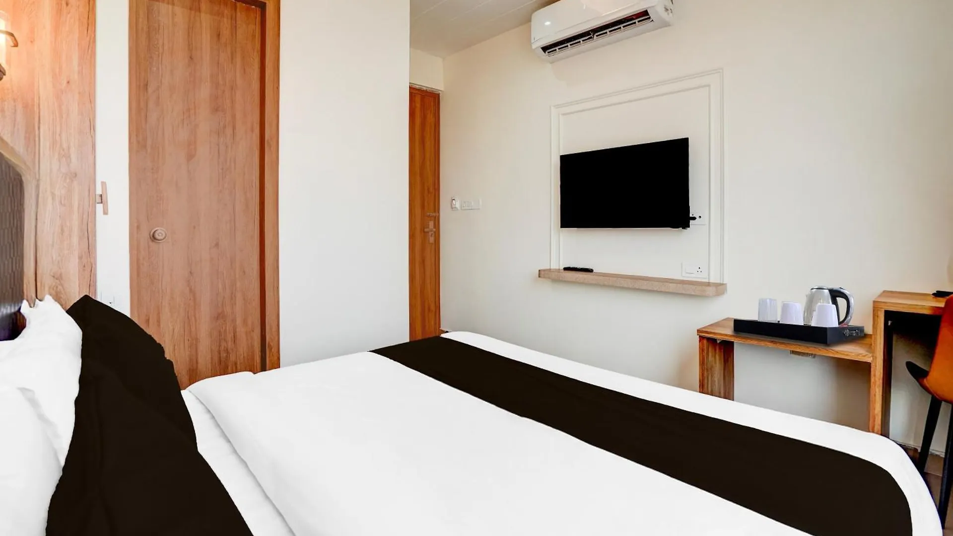 فندق Super Townhouse Lahartara Railway Bridge Near Bus Stop فاراناسي