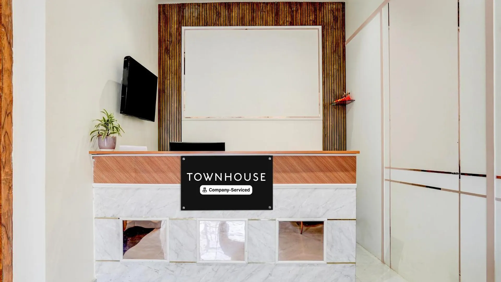 Super Townhouse Lahartara Railway Bridge Near Bus Stop فاراناسي 2*,