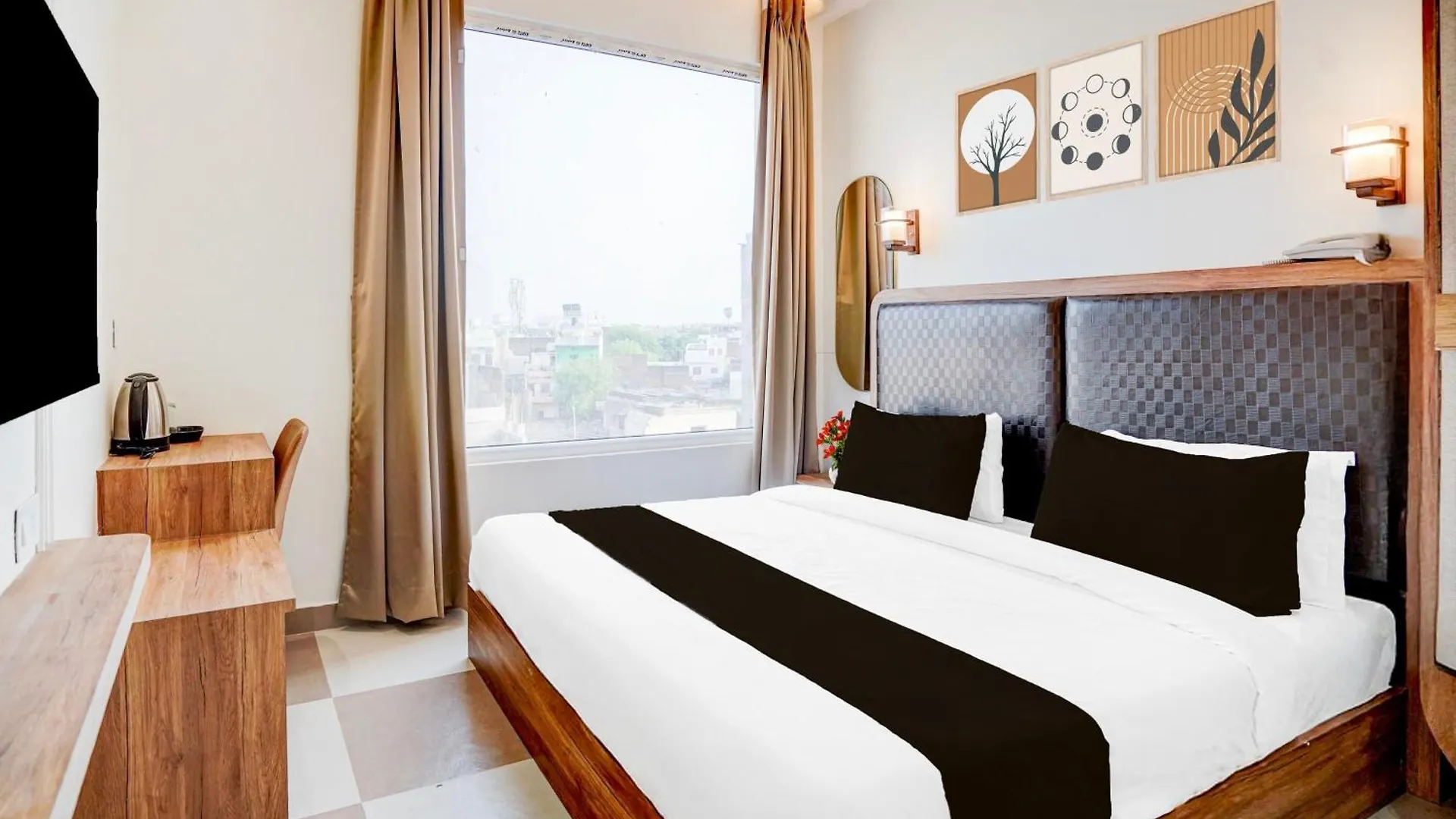 Super Townhouse Lahartara Railway Bridge Near Bus Stop فاراناسي 2*,  الهند